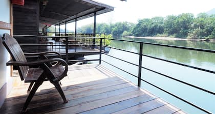 Khaothone River View Resort