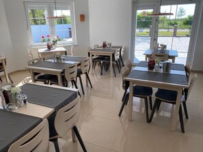 Free daily buffet breakfast  - Pensjonat Aneta (Kolobrzeg)