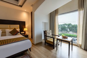 Suite Room | Premium bedding, minibar, in-room safe, individually furnished