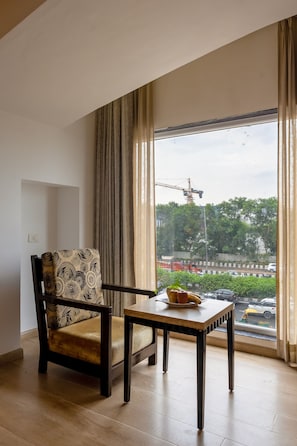 Suite Room | Premium bedding, minibar, in-room safe, individually furnished