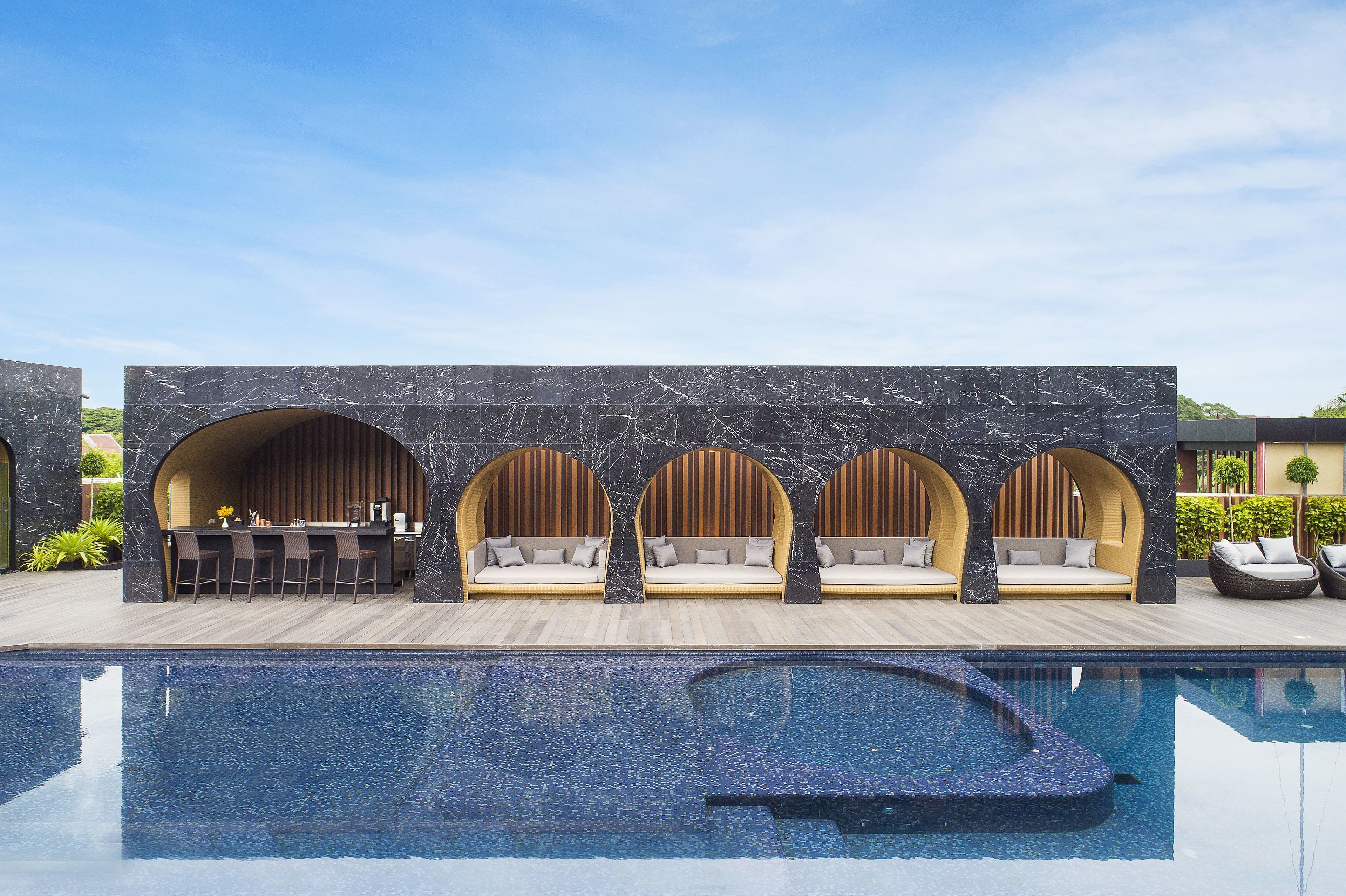 outdoor pool, open 7 am to 8 pm, free pool cabanas, pool umbrellas