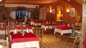 Restaurant - Auberge Aux Portes de Conques (Conques-en-Rouergue)