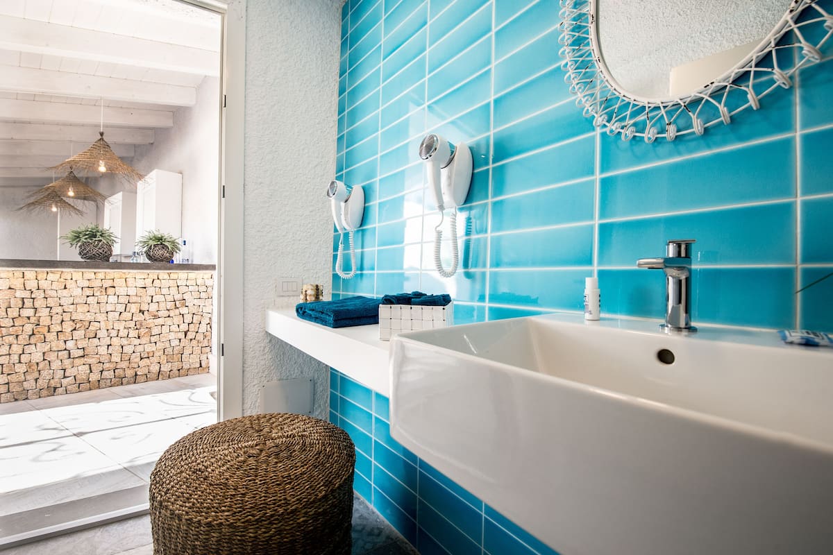 premium bedding, pillow-top beds, minibar, in-room safe