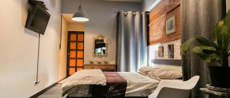 Double Room with Shower | Wi-Fi gratis dan seprai linen