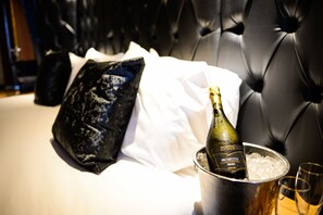 Chambre Double Luxe, baignoire à jets (sleeps 4) | Literie de qualité supérieure, minibar, coffres-forts dans les chambres