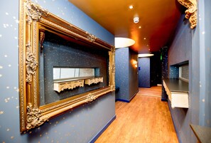 Hallway - Arthouse Hotel (Liverpool)