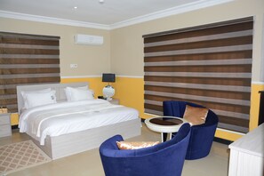 Premium bedding, in-room safe, desk, laptop workspace