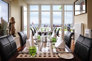 Illallinen tarjolla, paikallinen keittiö