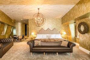 Presidential Suite (sleeps 7) | Premium bedding, in-room safe, individually decorated - The Shankly Hotel Suites (Liverpool)