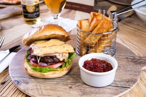 Frühstück, Mittagessen, Abendessen, britische Küche 