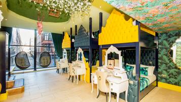 Deluxe Room, 1 Bedroom, Hot Tub | Premium bedding, in-room safe, individually decorated