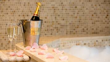 Presidential Suite (sleeps 7) | Bathroom