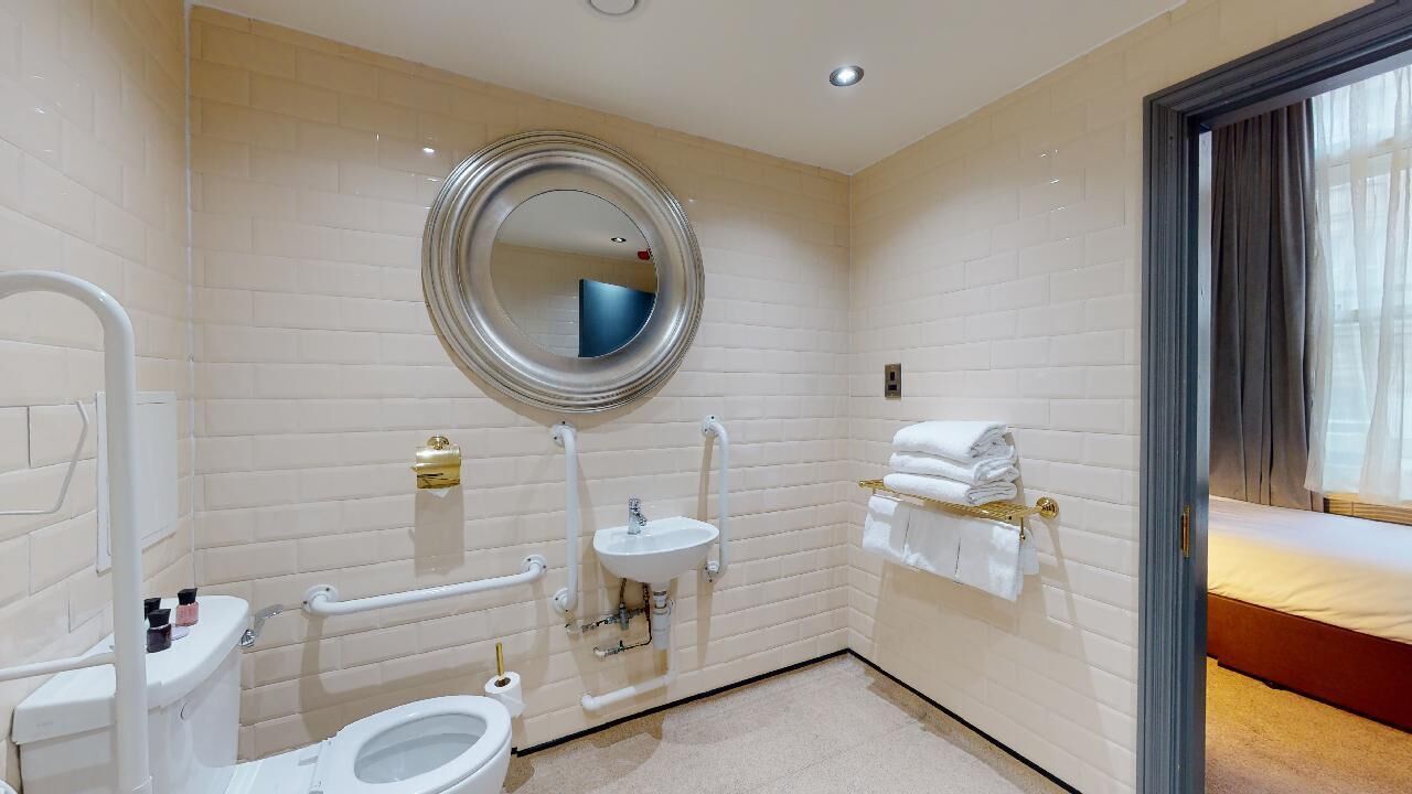 triple room, accessible | bathroom | free toiletries, hair dryer, towels