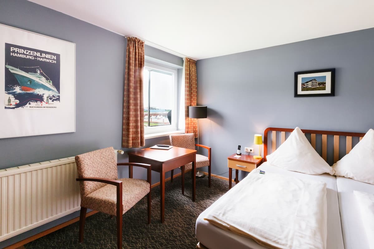 comfort double room, oceanfront | free minibar items, in-room safe, free wifi, bed sheets