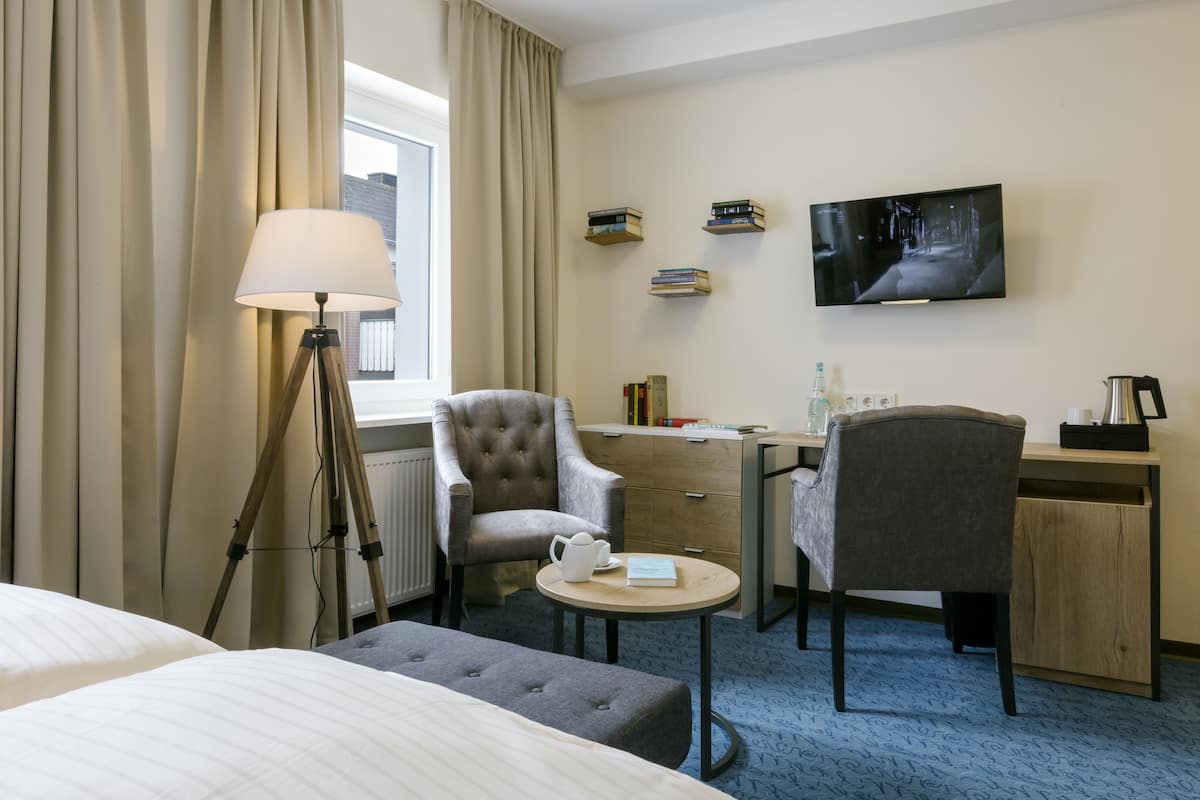Kamar Double | Isi minibar gratis, meja kerja, Wi-Fi gratis, dan seprai linen