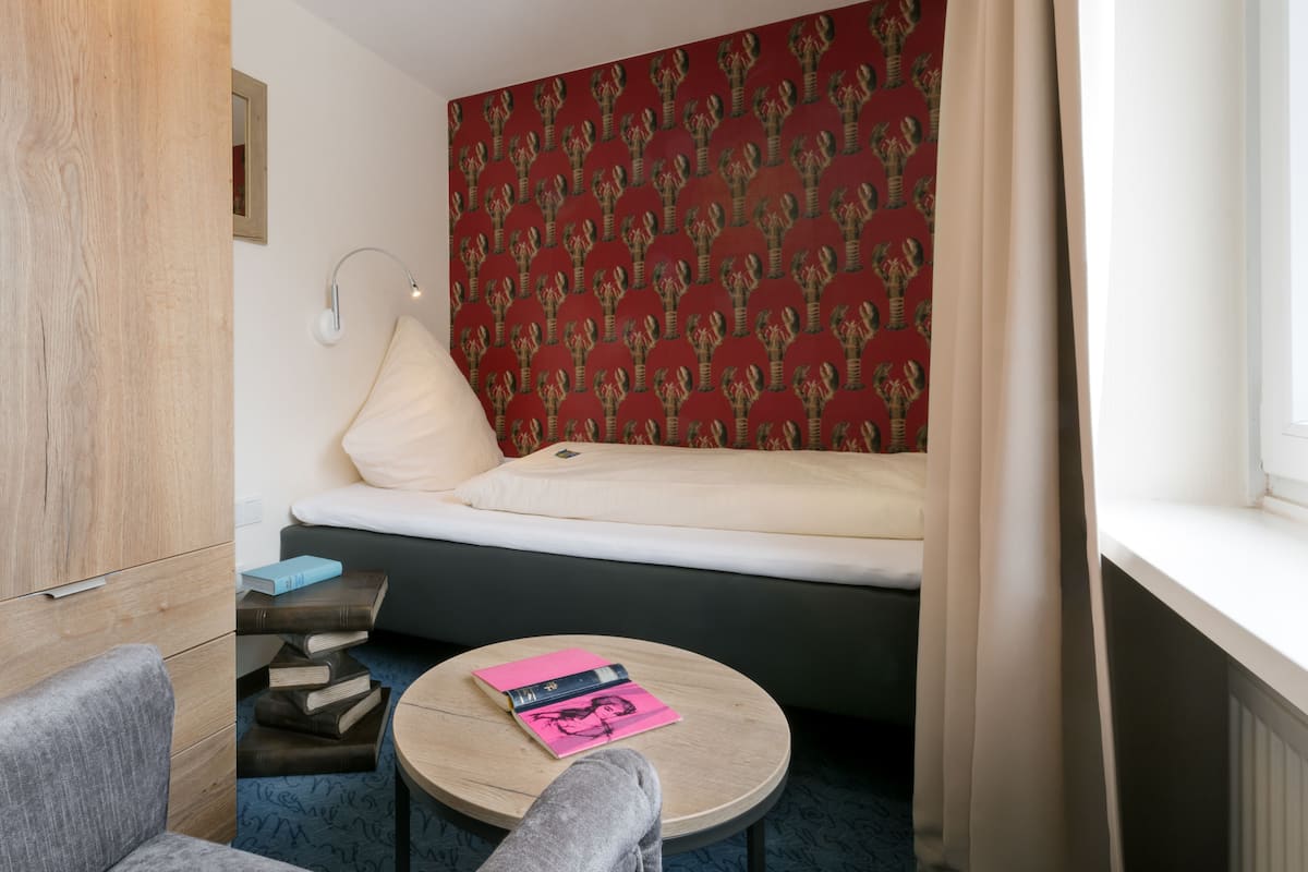 Kamar Single | Isi minibar gratis, meja kerja, Wi-Fi gratis, dan seprai linen