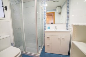 Apartamento, 1 quarto | Banheiro