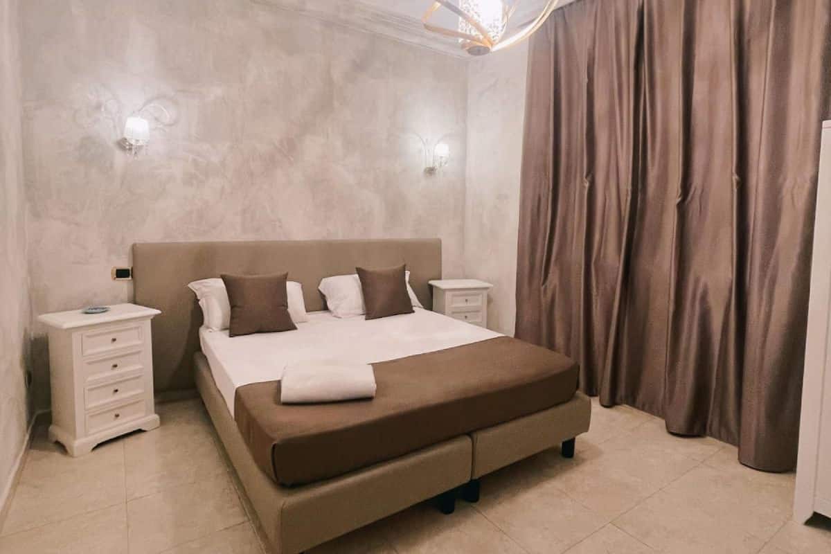 Habitación doble clásica | 1 habitación, minibar, cunas y ropa de cama