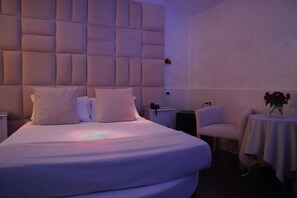 Junior Suite, Jetted Tub