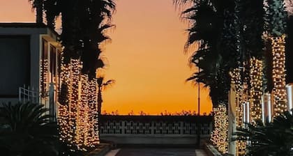 Bee Queen Hotel