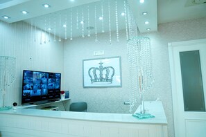 Reception - Bee Queen Hotel (Giugliano in Campania)