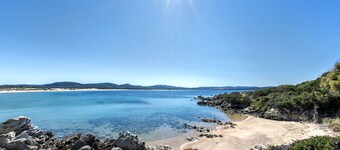 Isola dei Gabbiani - Land of Water