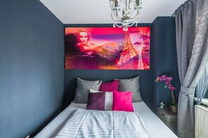 Appartement luxueux, 1 chambre, cuisinette, vue sur la ville | 1 chambre, système d’insonorisation, fer et planche à repasser