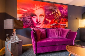 Luxury Apartment, 1 Bedroom, Kitchenette, City View | Living area | Flat-screen TV