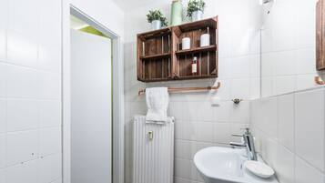 Design-Apartment, 1 Queen-Bett, Kochnische | Badezimmer | Dusche, Haartrockner, Handtücher