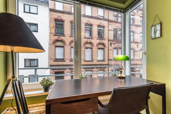 Design Apartment, 1 Queen Bed, Kitchenette | In-room business centre - Stay in Style City Center deluxe flat (Mannheim)