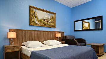 Desk, iron/ironing board, rollaway beds, free WiFi