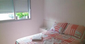 Phòng 4 | Két bảo mật tại phòng, bàn ủi/dụng cụ ủi quần áo 