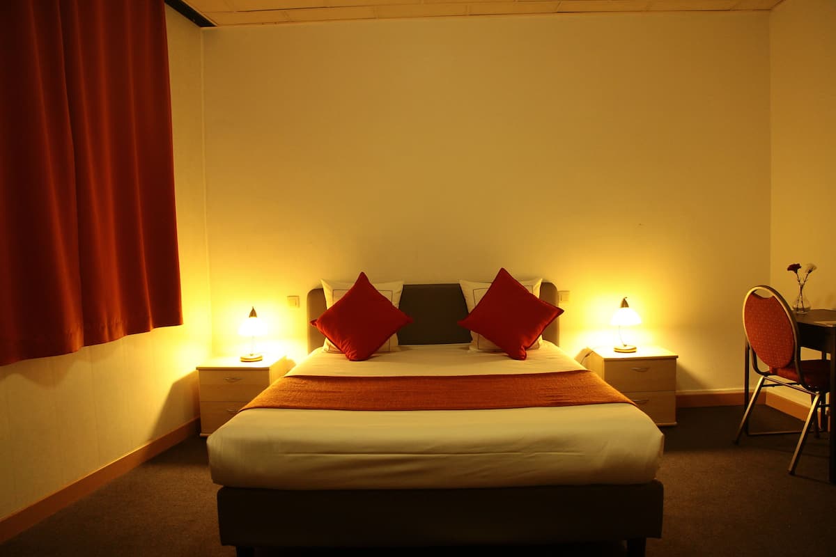 Studio, Kitchenette | In-room safe, soundproofing, iron/ironing board (on request)