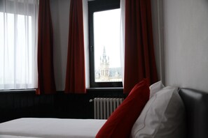 Két bảo mật tại phòng, phòng cách âm, bàn ủi/dụng cụ ủi quần áo