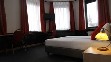 Firemannsrom – familie | Safe på rommet, lydisolert, strykejern/-brett og wi-fi (inkludert)