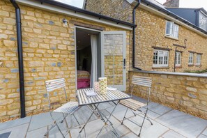Double or Twin Room, Patio, Annex Building | Terrace/patio - Church End Cottage (Newport Pagnell)