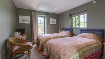 双人房或双床房, 露台, 副楼 | 免费 WiFi、床单