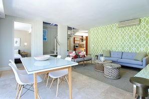Comfort Apartment, 2 Bedrooms (Mirador) | Living area | Flat-screen TV, DVD player - ITC Hospitality Group Penthouse 2 Bedrooms Piazza On Church Square (Cape Town)
