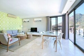 Apartemen Comfort, 2 kamar tidur (Mirador) | Area keluarga | TV layar datar dan pemutar DVD
