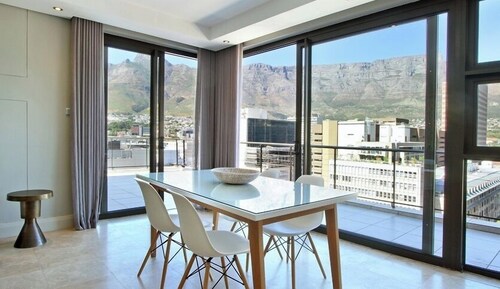 ITC Hospitality Group Penthouse 2 Bedrooms Piazza On Church Square