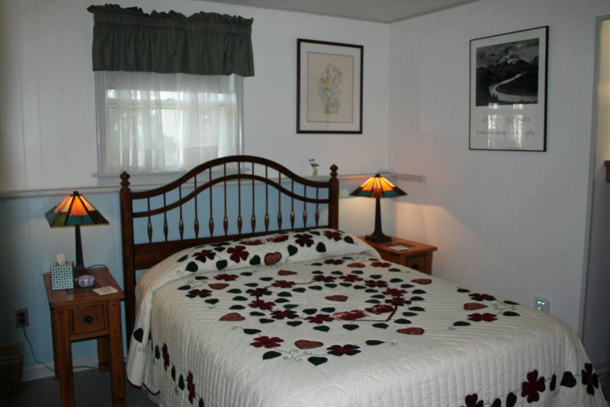 Deluxe Room, 1 Bedroom (Lancaster Rose) | Premium bedding, individually decorated, individually furnished