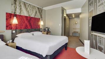 Comfort-værelse - 1 dobbeltseng med sovesofa | Mørklægningsgardiner, lydisolering, strygejern/strygebræt