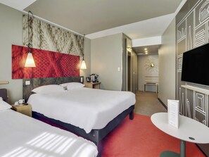 Comfort Room, 1 Double Bed with Sofa bed | Blackout drapes, soundproofing, iron/ironing board