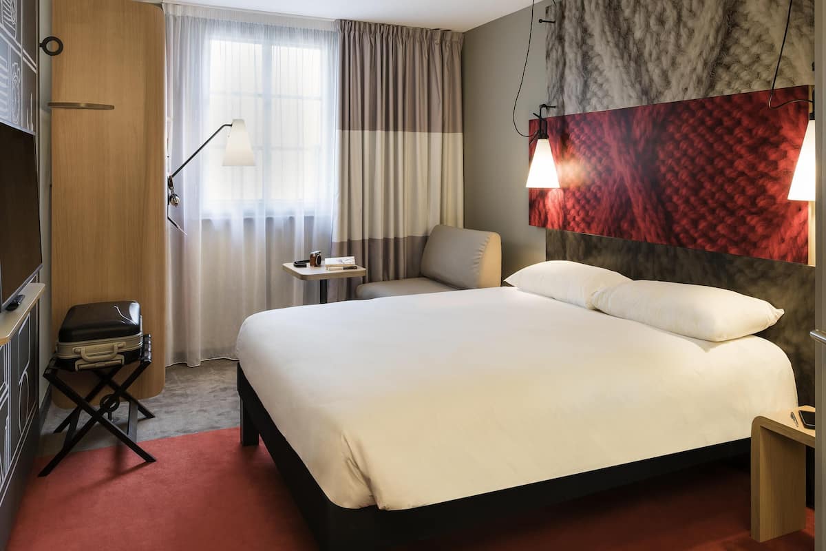 Standard Room, Multiple Beds | Blackout drapes, soundproofing, iron/ironing board