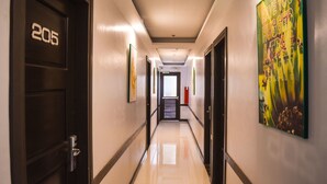 Hallway - ZEN Rooms Pryce Business Park (Davao)