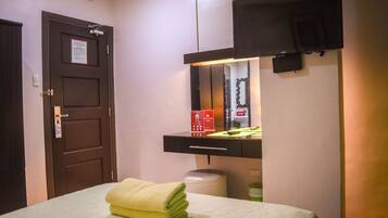 Desk, rollaway beds, free WiFi