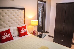 Double Room | Desk, rollaway beds, free WiFi - ZEN Rooms Pryce Business Park (Davao)