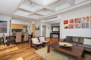 In-room dining - ITC Hospitality Group Two Bedrooms Cartwright's Corner (Cape Town)