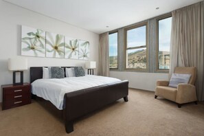 2 bedrooms, premium bedding, in-room safe, individually decorated - ITC Hospitality Group Two Bedrooms Cartwright's Corner (Cape Town)