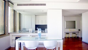 In-room dining - ITC Hospitality Group Two Bedrooms Cartwright's Corner (Cape Town)